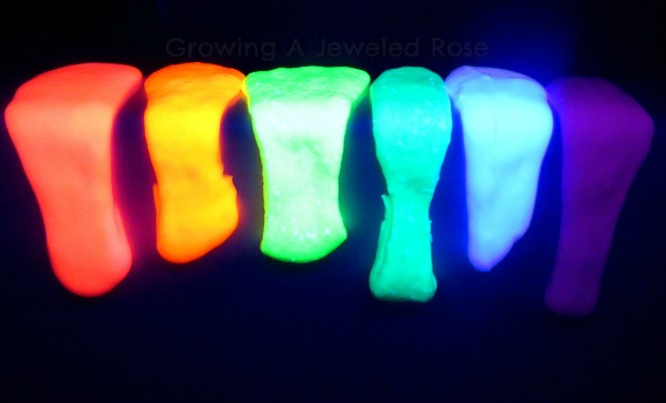 Cara membuat slime glow in the dark